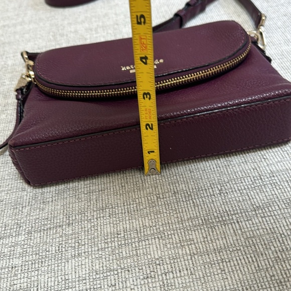 Kate Spade pebbled crossbody bag with adjustable strap-Bordeaux - Picture 5 of 8